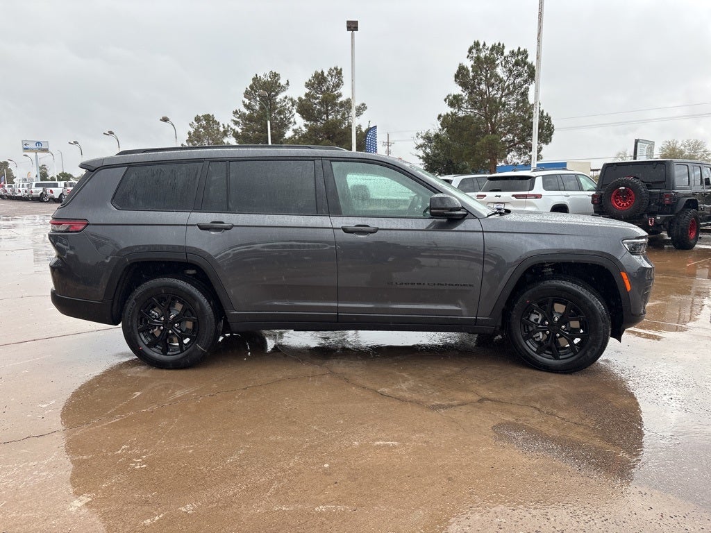 2025 Jeep Grand Cherokee L Laredo