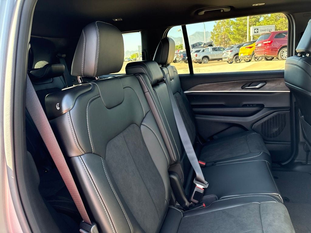 2026 Jeep Grand Cherokee L Laredo