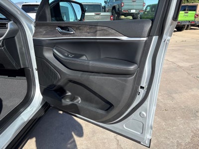 2026 Jeep Grand Cherokee L Laredo