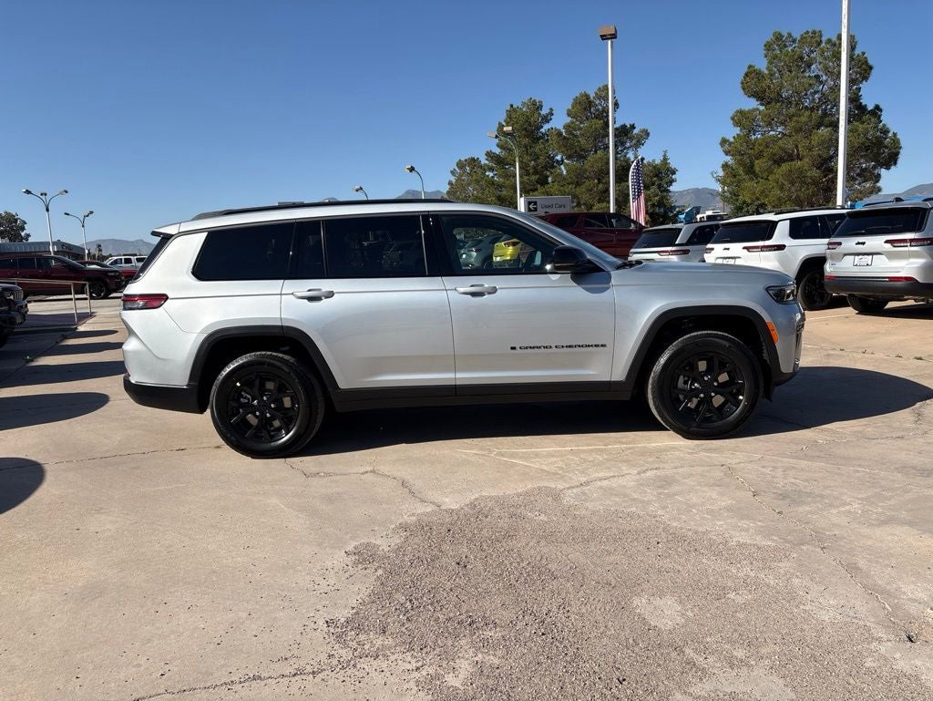 2026 Jeep Grand Cherokee L Laredo