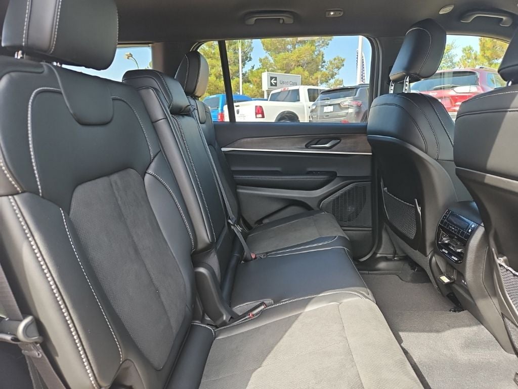 2026 Jeep Grand Cherokee L Laredo