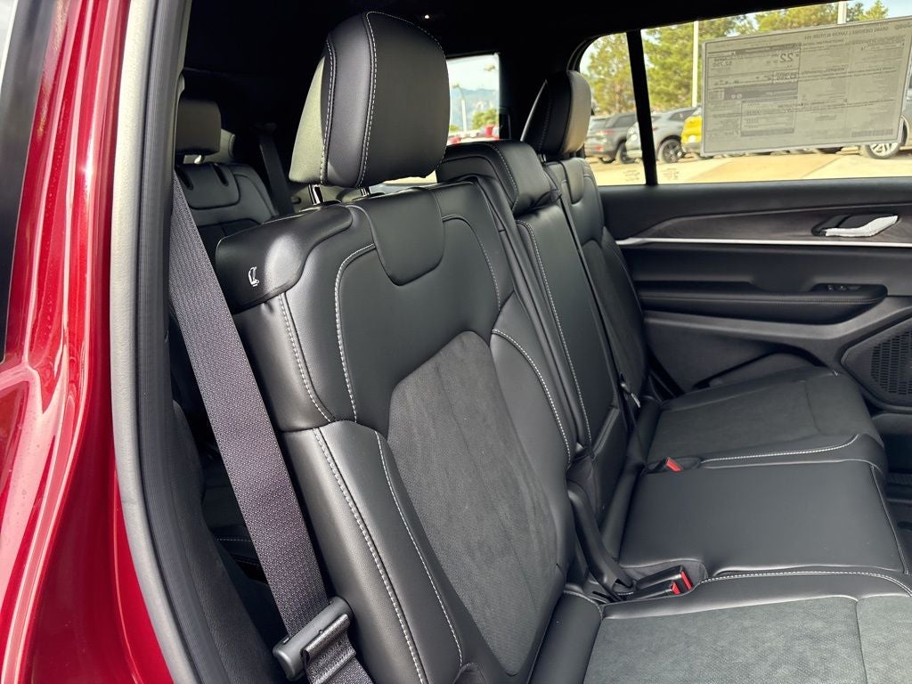 2026 Jeep Grand Cherokee L Laredo