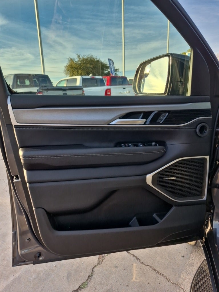 2026 Jeep Grand Wagoneer Base