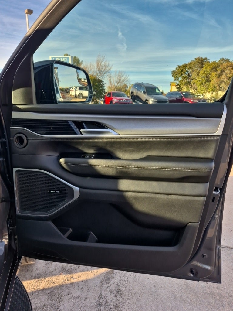 2026 Jeep Grand Wagoneer Base