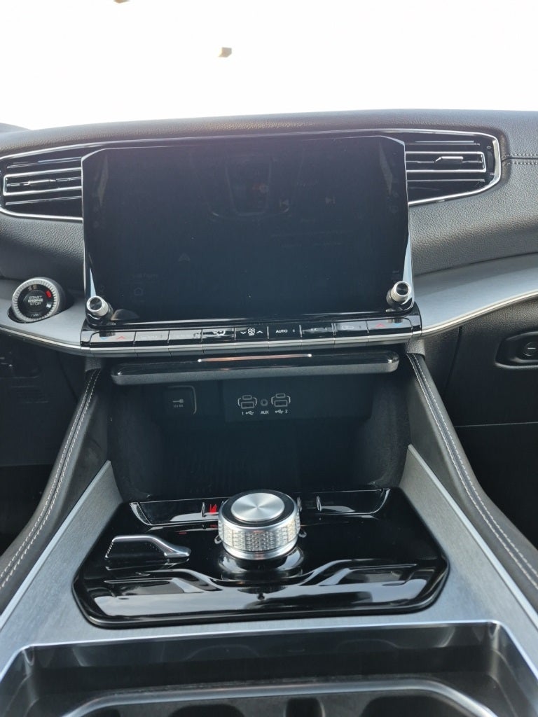 2026 Jeep Grand Wagoneer Base