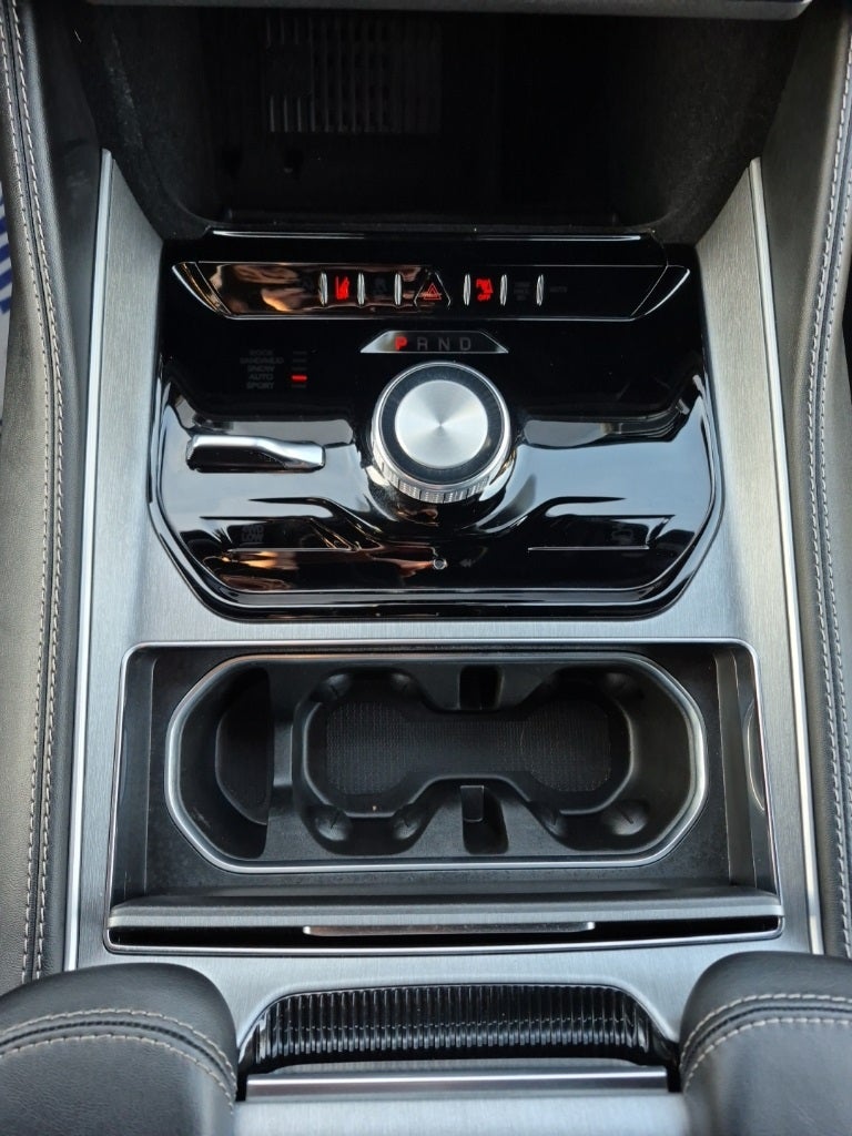 2026 Jeep Grand Wagoneer Base