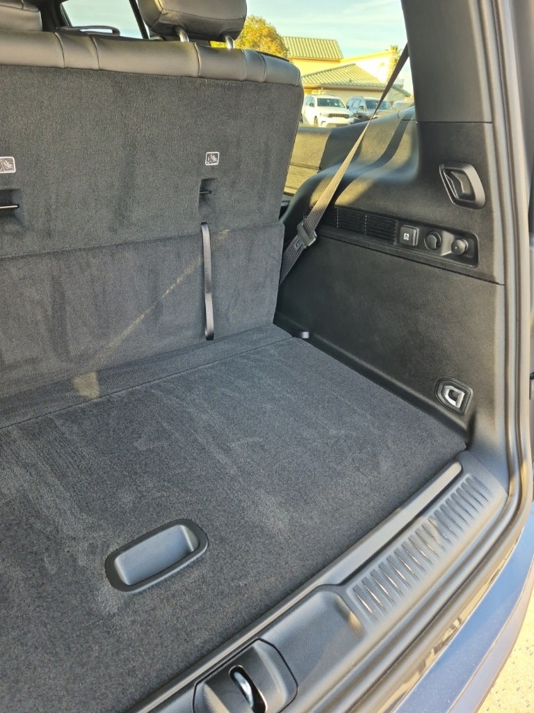 2026 Jeep Grand Wagoneer Base