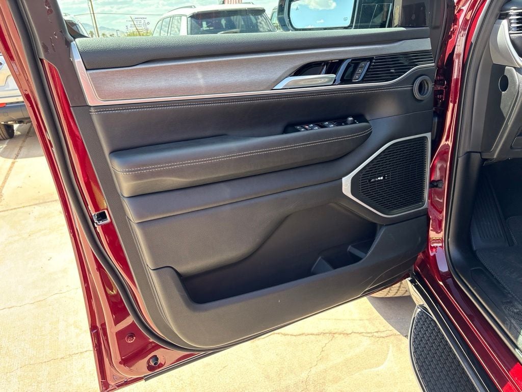 2026 Jeep Grand Wagoneer Limited Altitude