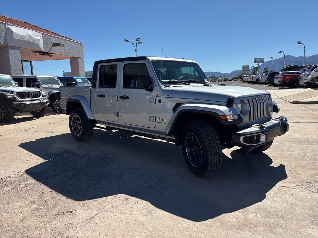 2023 Jeep Gladiator Overland