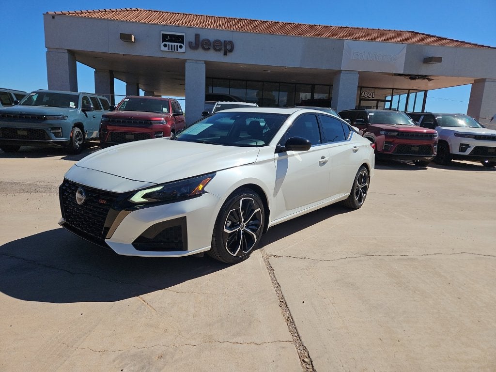 2023 Nissan Altima SR
