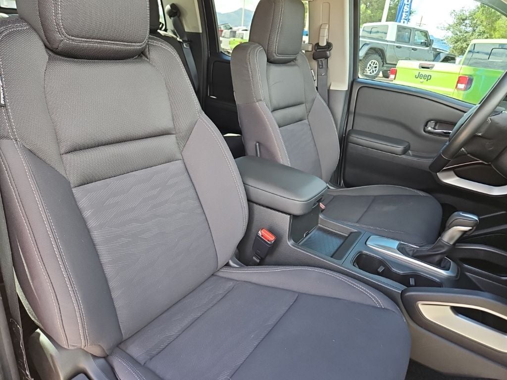 2024 Nissan Frontier SV