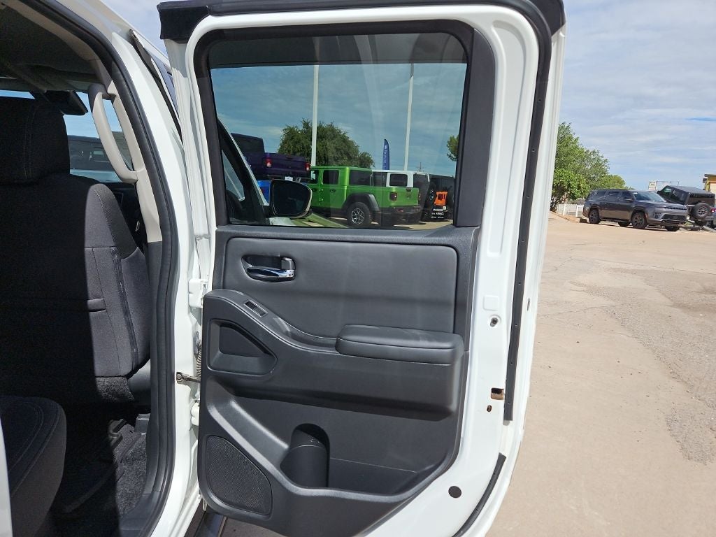 2024 Nissan Frontier SV