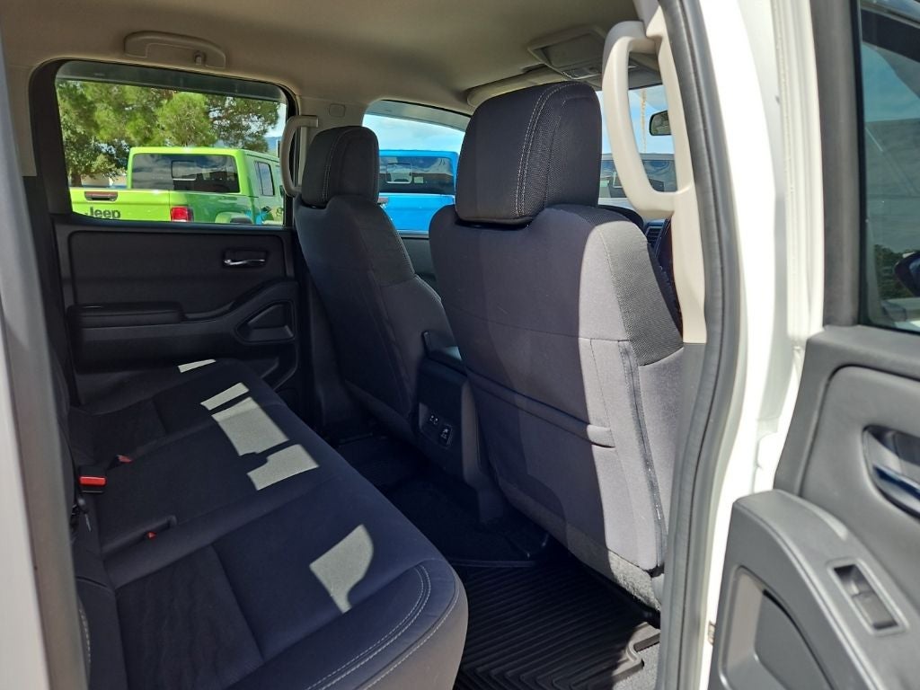 2024 Nissan Frontier SV