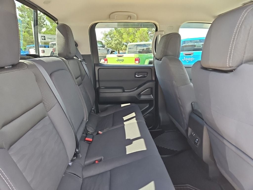 2024 Nissan Frontier SV