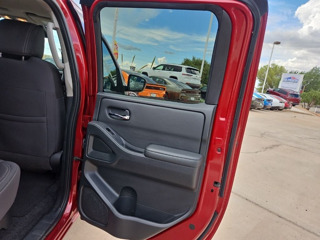 2023 Nissan Frontier SV