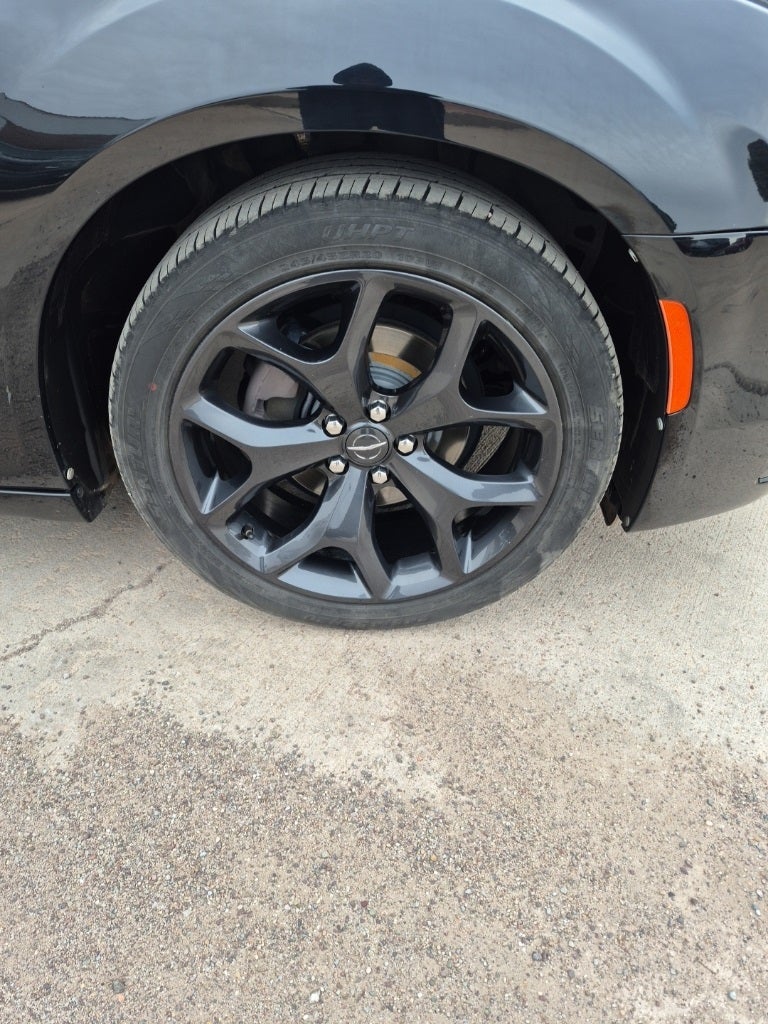 2020 Chrysler 300 Touring