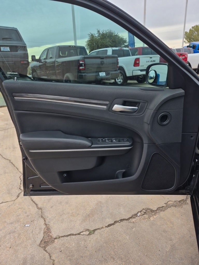 2020 Chrysler 300 Touring