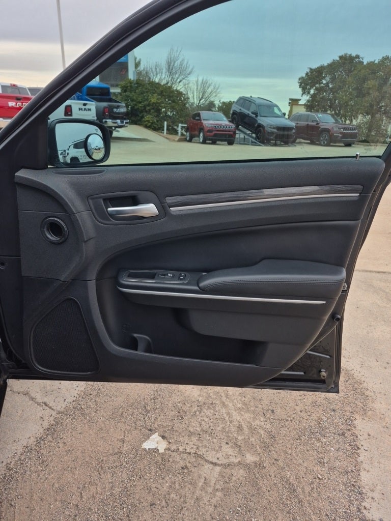 2020 Chrysler 300 Touring