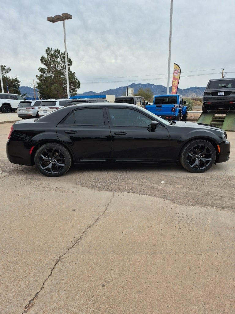 2020 Chrysler 300 Touring