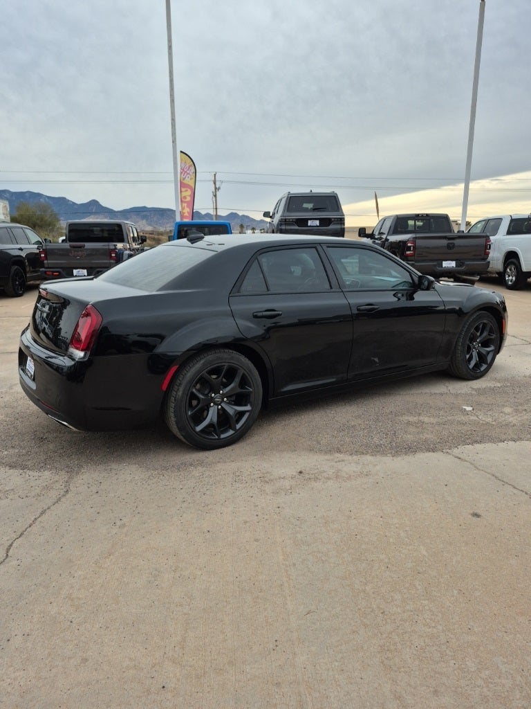 2020 Chrysler 300 Touring