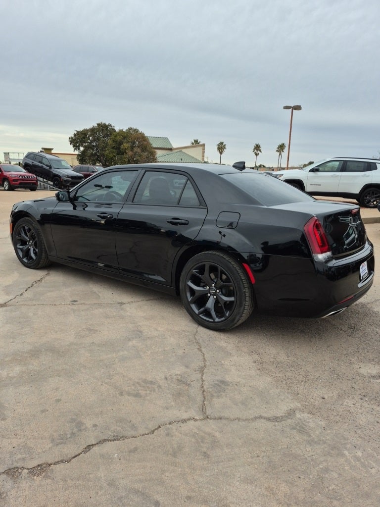 2020 Chrysler 300 Touring