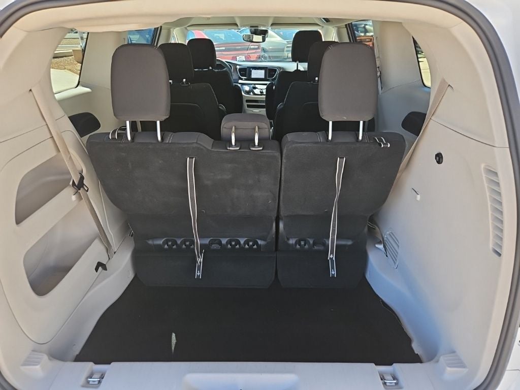 2024 Chrysler Voyager LX