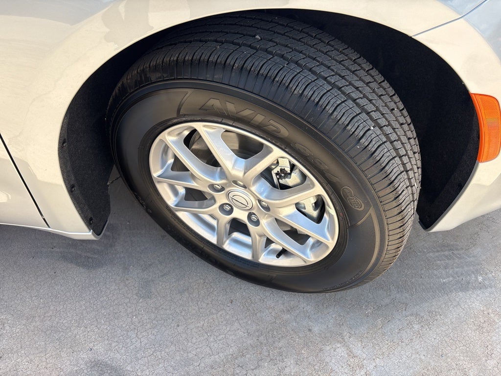 2026 Chrysler Voyager LX