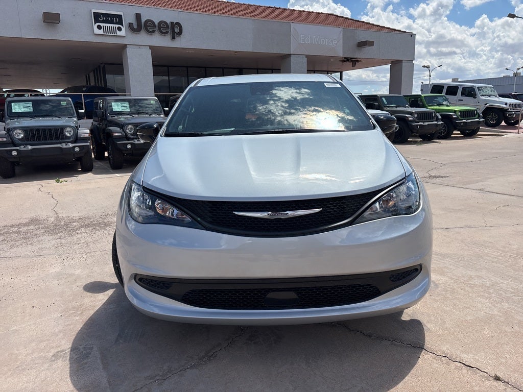 2026 Chrysler Voyager LX
