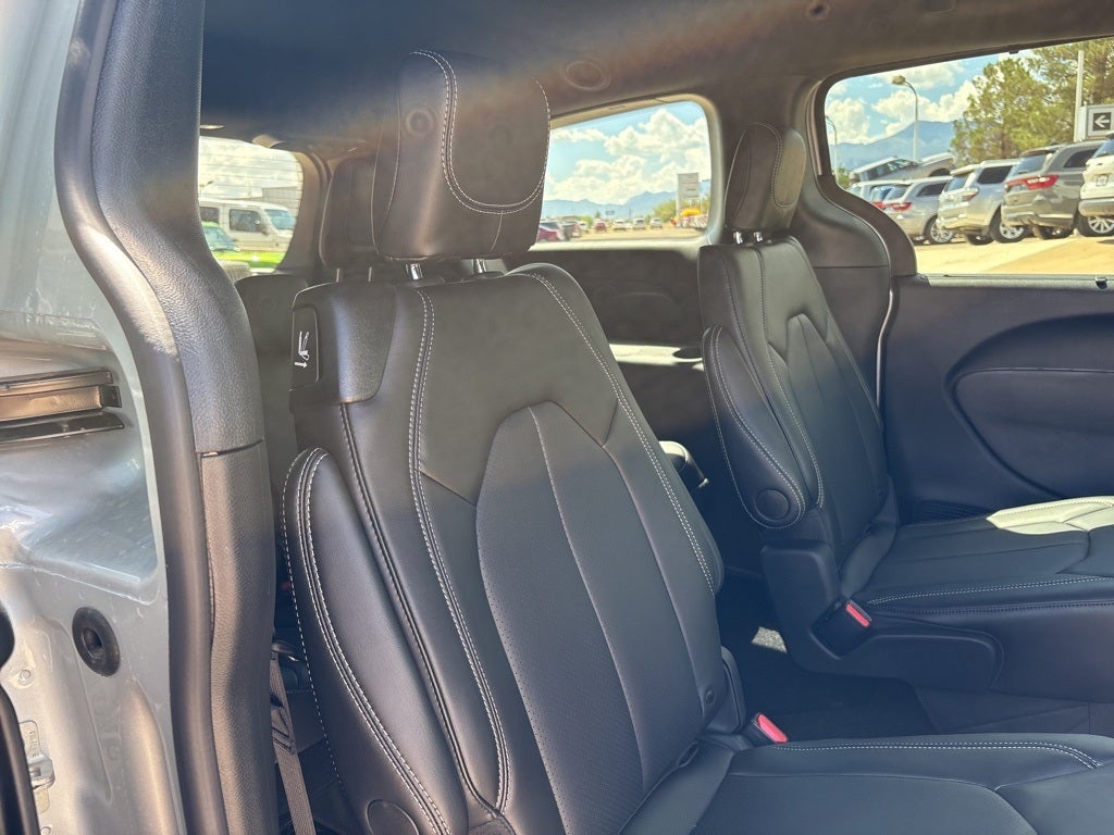 2026 Chrysler Voyager LX