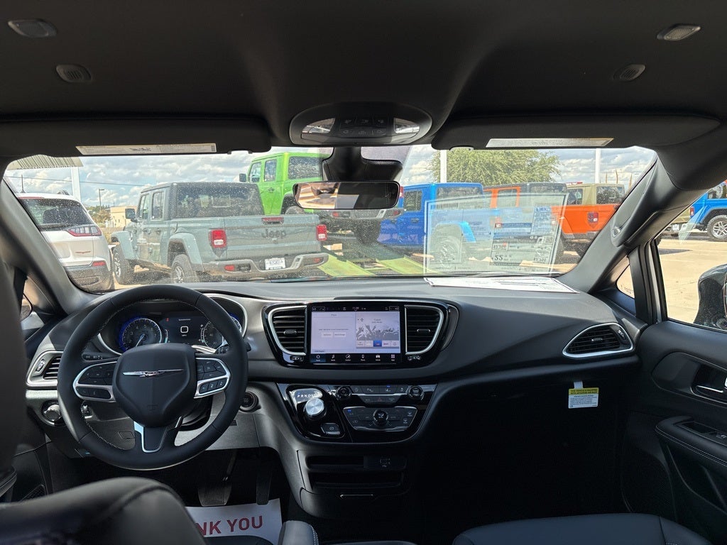 2026 Chrysler Voyager LX