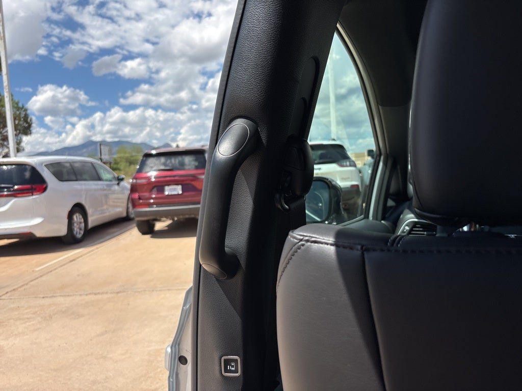 2026 Chrysler Voyager LX