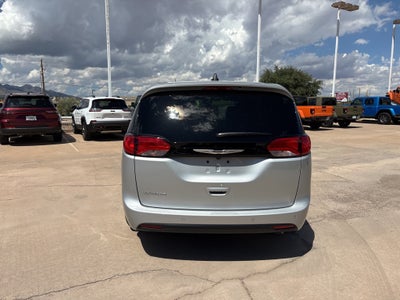 2026 Chrysler Voyager LX