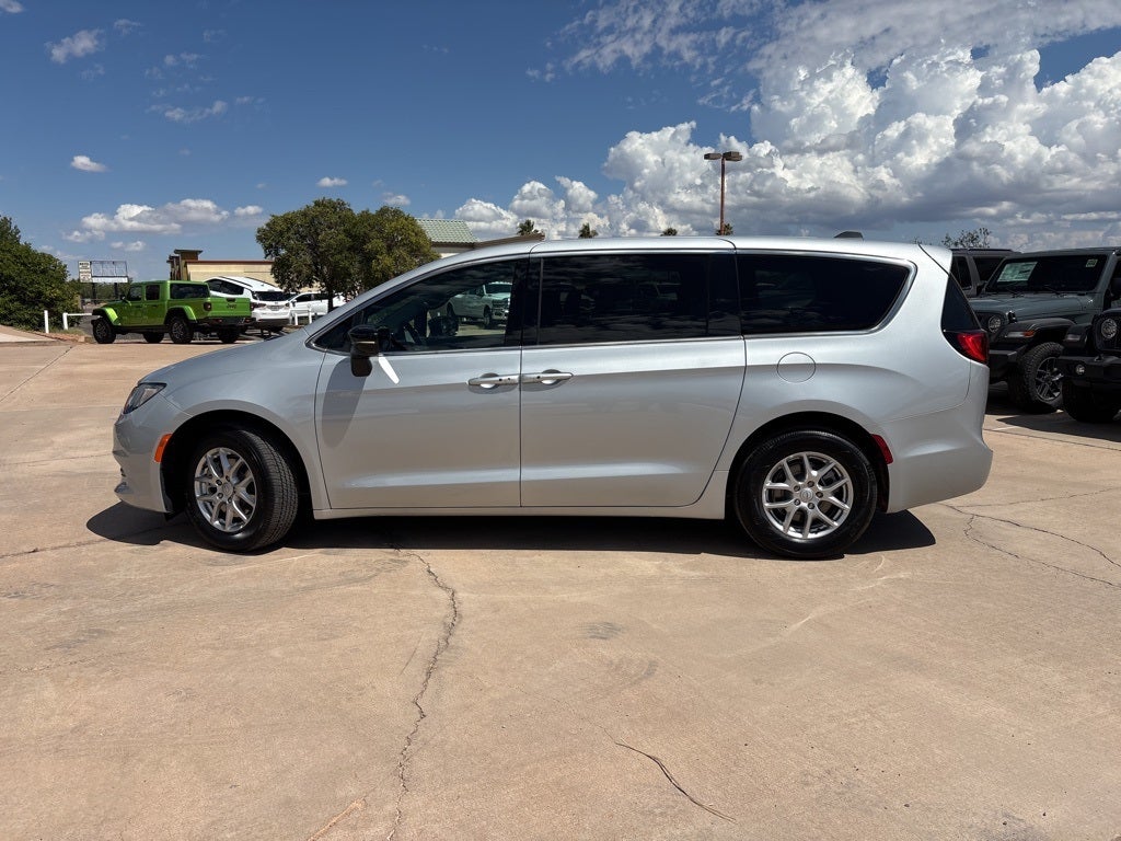 2026 Chrysler Voyager LX