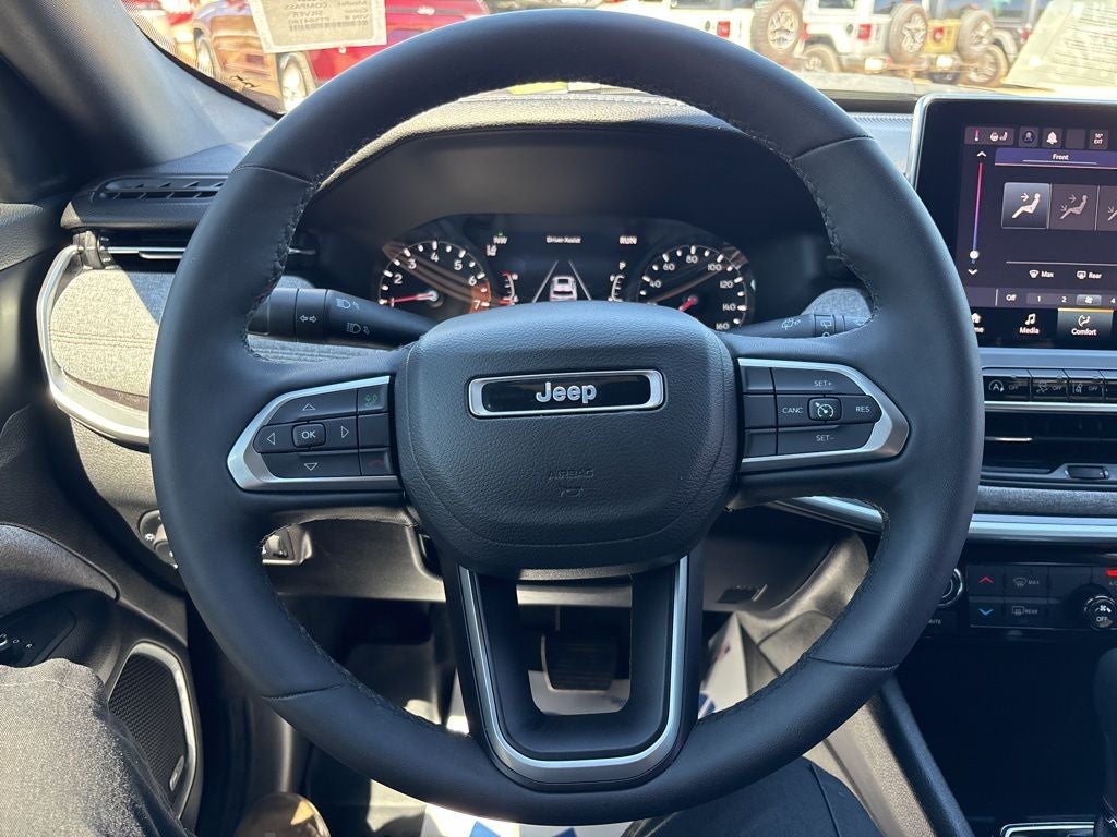 2023 Jeep Compass Latitude Lux