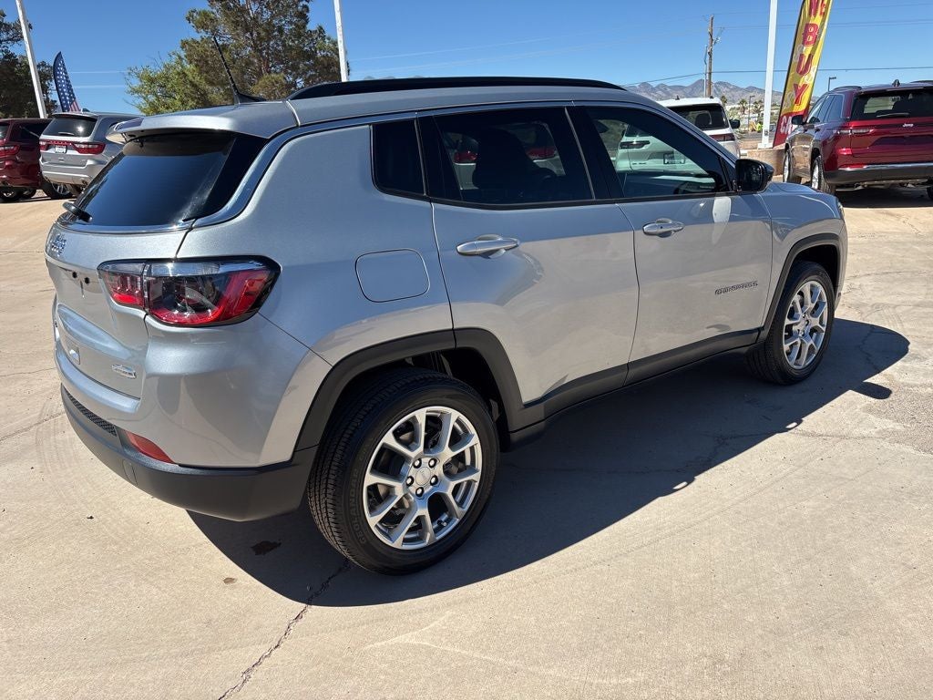 2023 Jeep Compass Latitude Lux
