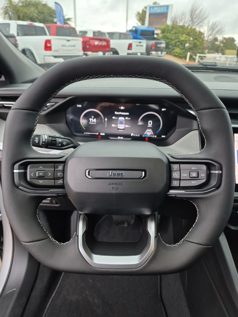 2026 Jeep Cherokee Laredo