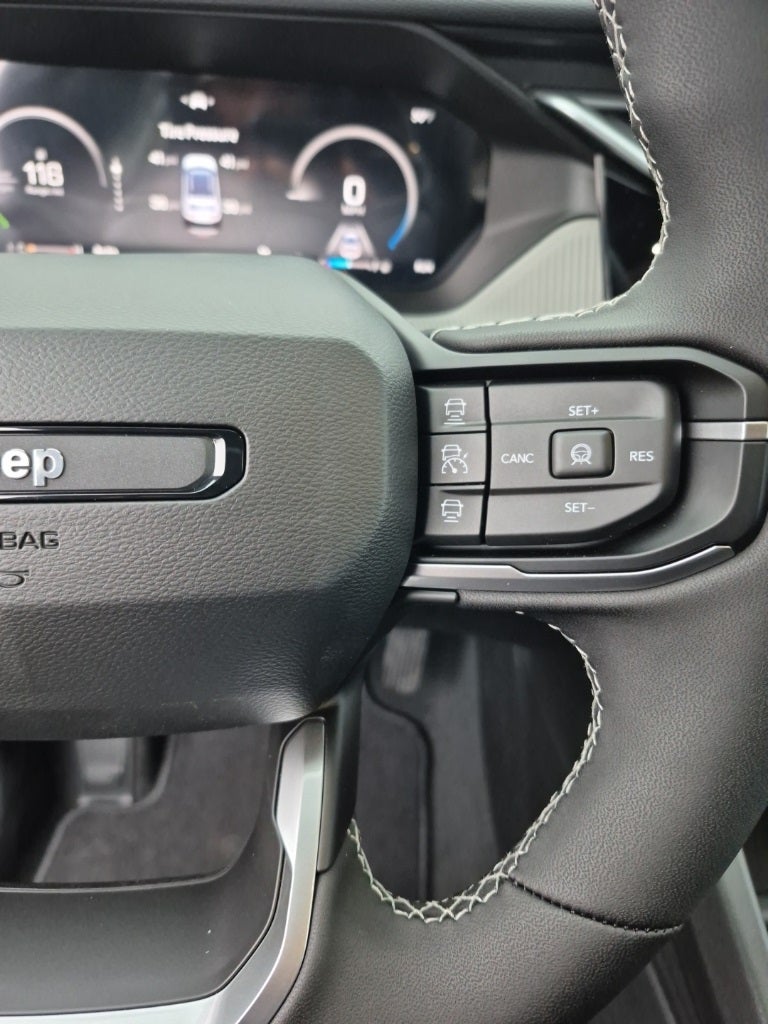 2026 Jeep Cherokee Laredo