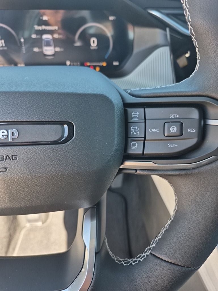 2026 Jeep Cherokee Laredo