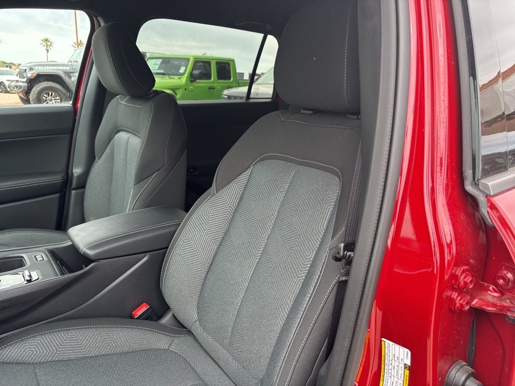 2026 Jeep Cherokee Laredo