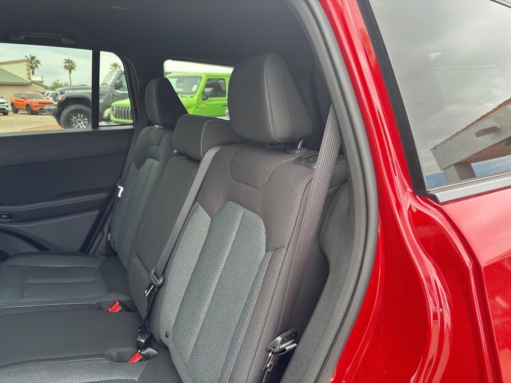 2026 Jeep Cherokee Laredo