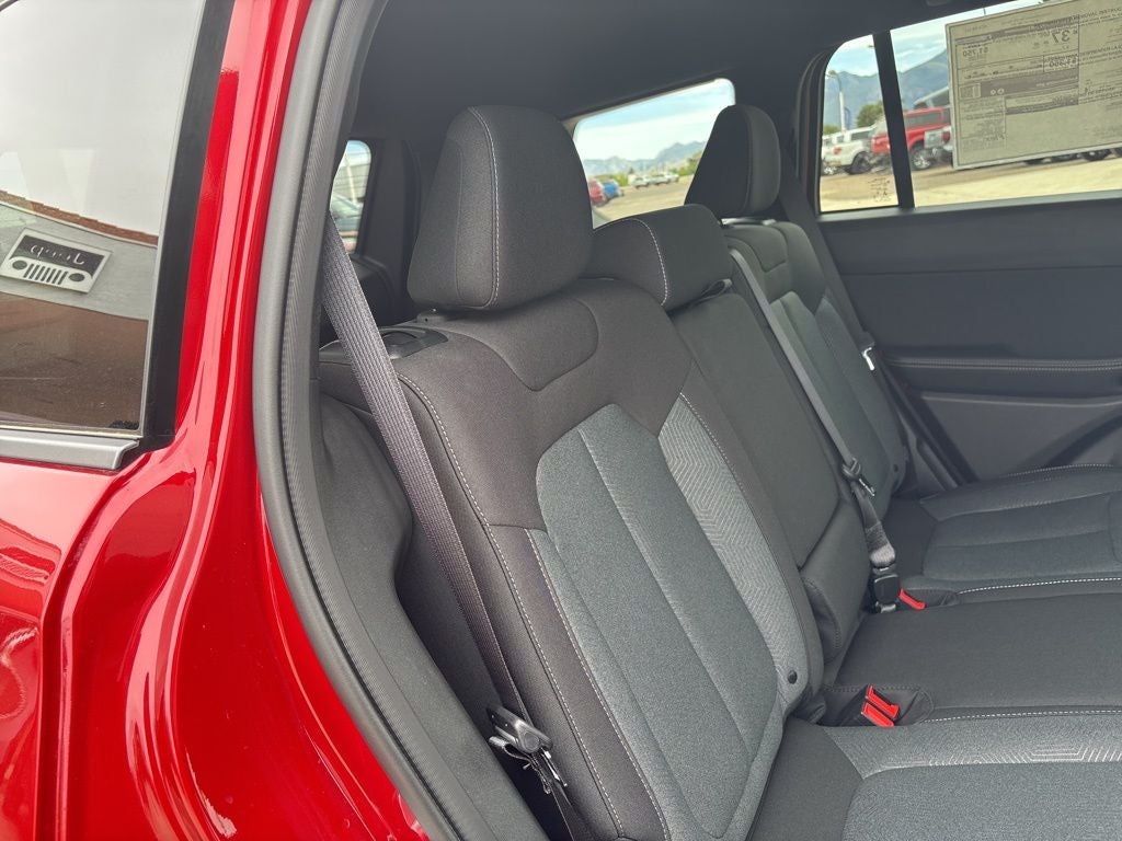 2026 Jeep Cherokee Laredo