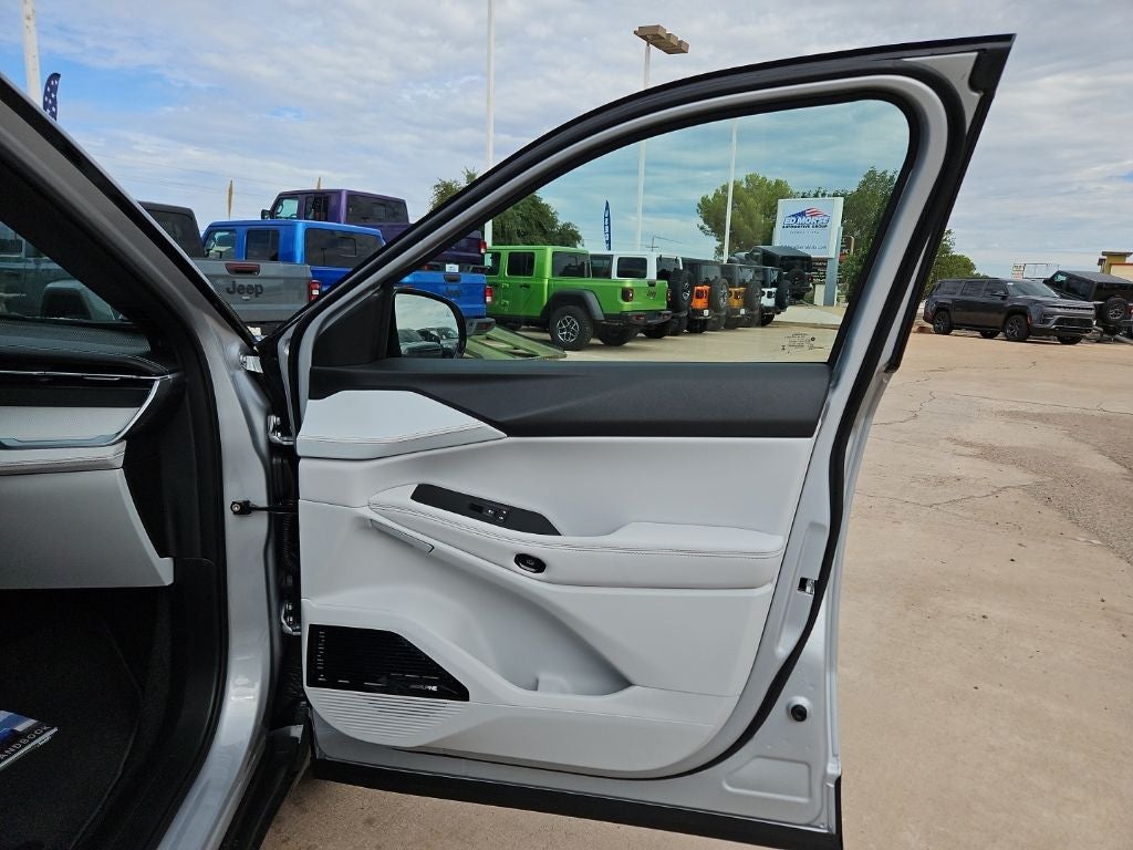 2026 Jeep Cherokee Overland
