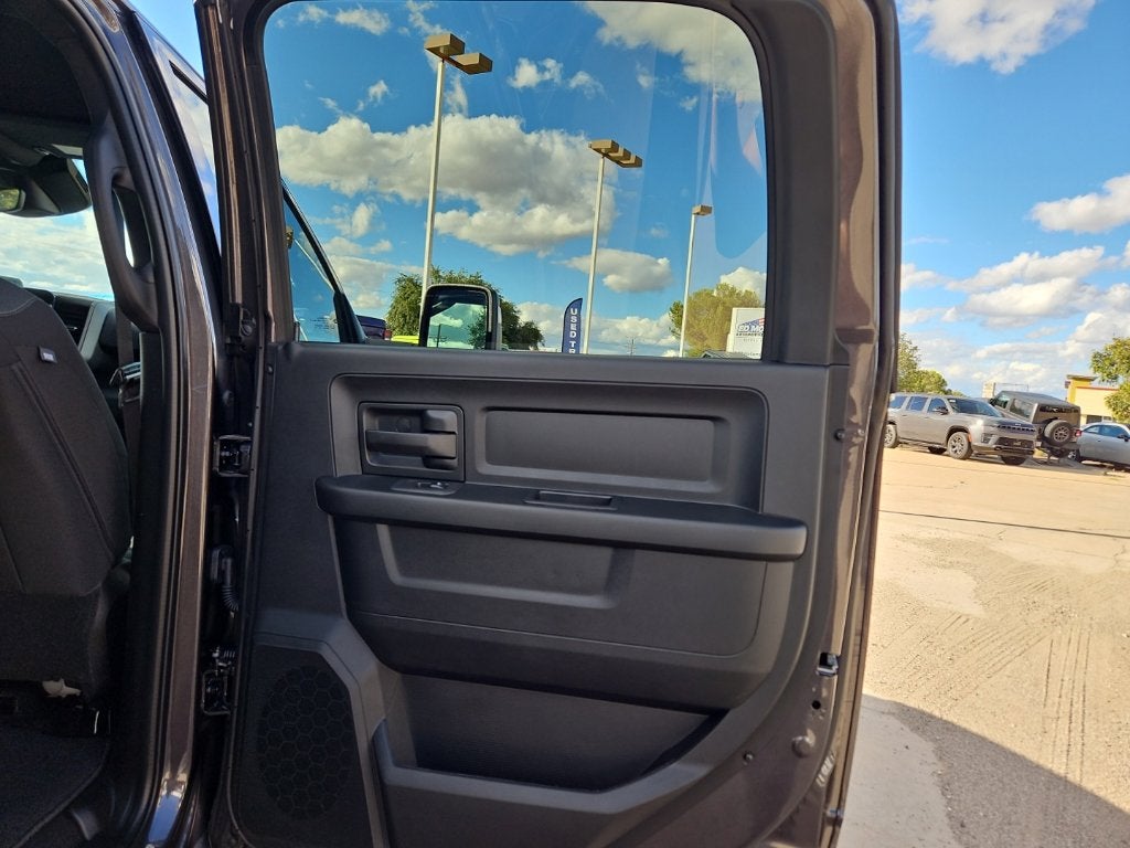 2027 RAM 2500 Black Express