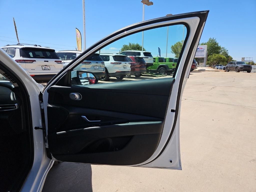 2024 Hyundai Elantra SEL