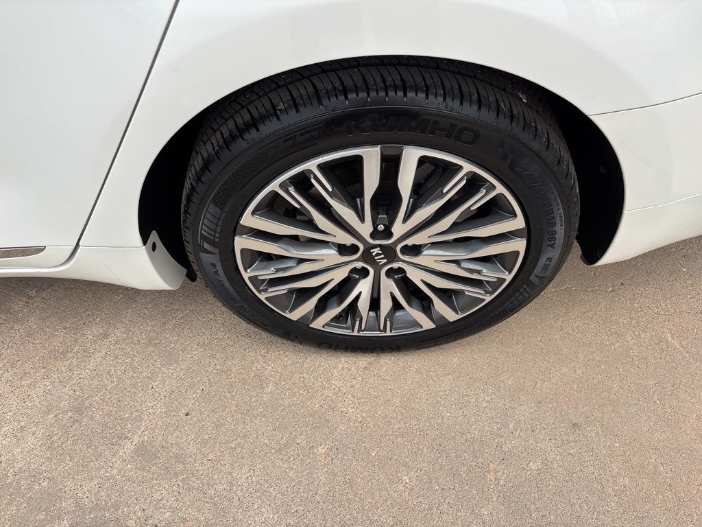 2020 Kia Cadenza Technology