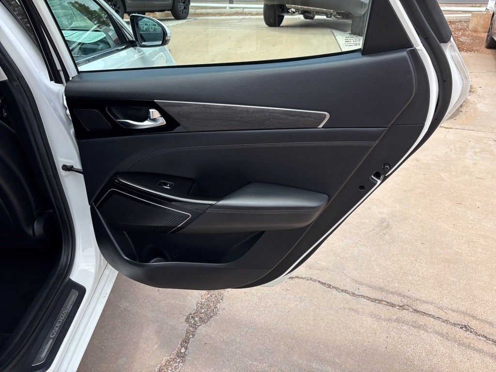 2020 Kia Cadenza Technology