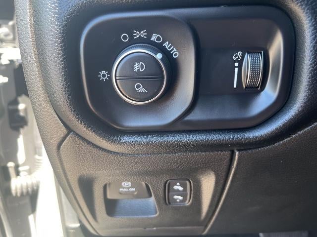 2020 RAM 1500 Big Horn 4x4 Crew Cab 5'7" Box