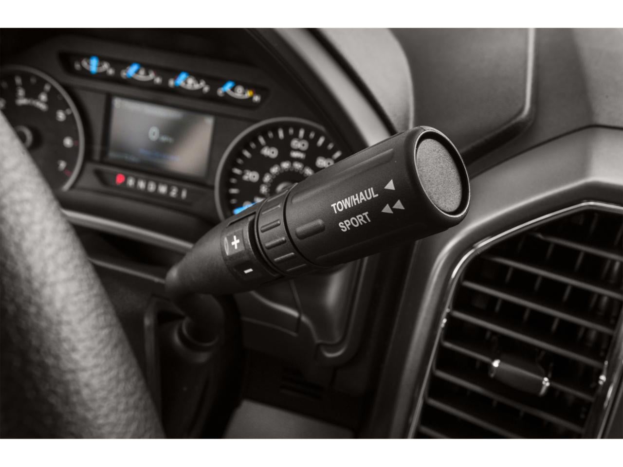 2015 Ford F-150 4WD SuperCrew 6-1/2 Ft Box XLT w/HD Payload Pkg