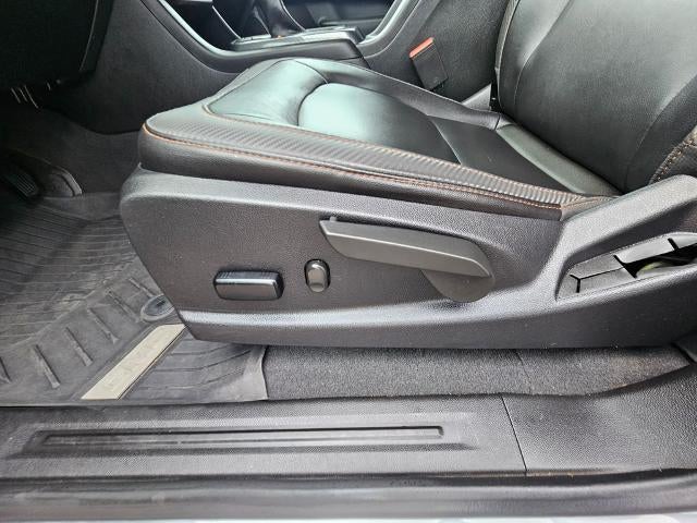 2022 GMC Canyon Crew Cab Short Box 4-Wheel Drive AT4 w/Leather