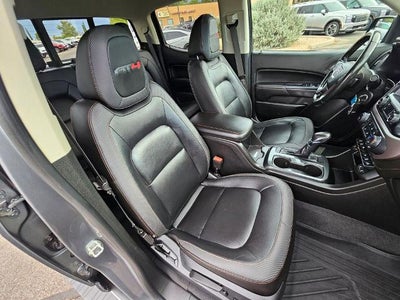 2022 GMC Canyon Crew Cab Short Box 4-Wheel Drive AT4 w/Leather